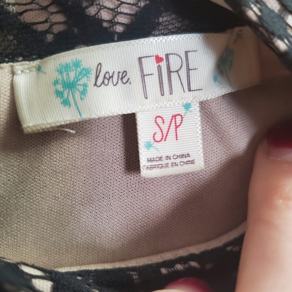 Black lace romper - Picture 8 of 13